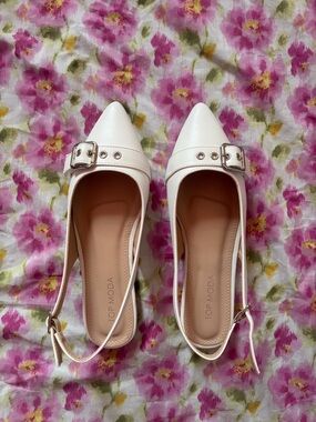 TOP Moda Cream Pointed Slingback Flats with Buckle